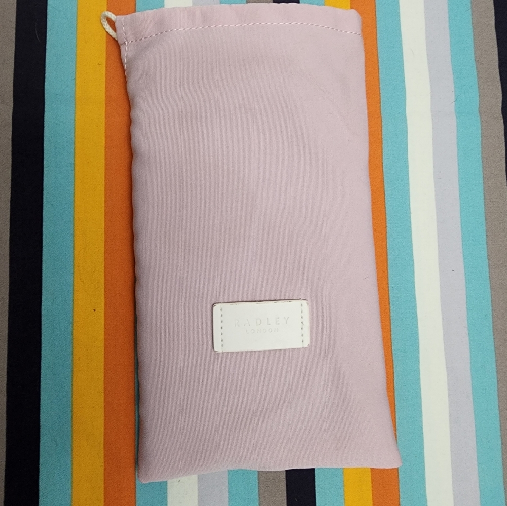 Radley London Passport wallet - Picture 15 of 15